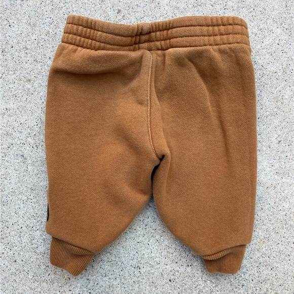 Baby Carhartt Joggers Beige Spell-Out 6 Months Sweats Tapered Workwear Outdoors - Picture 5 of 9